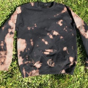 bleach dye crew neck 🤍🍒